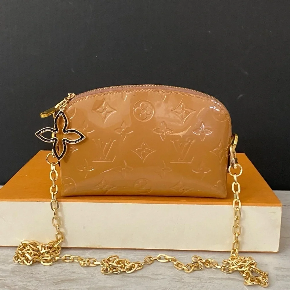 LOUIS VUITTON Monogram Vernis Pouch to Shoulder Crossbody Bag CA2113